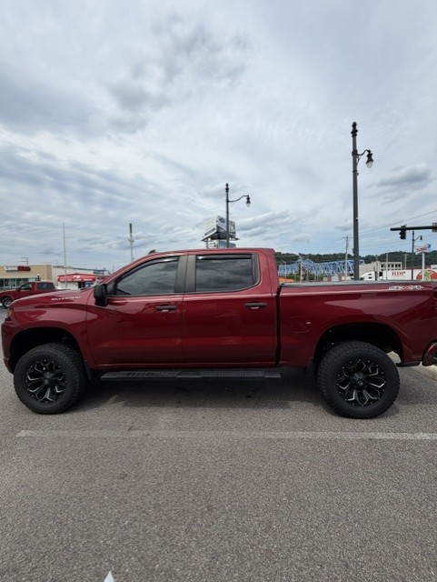 2020 Chevrolet Silverado Drivers side