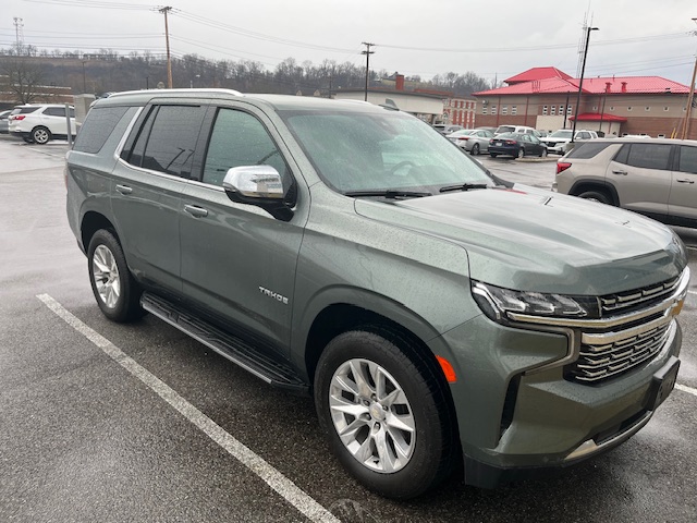 2023 Chevy Tahoe Silver Passenger side